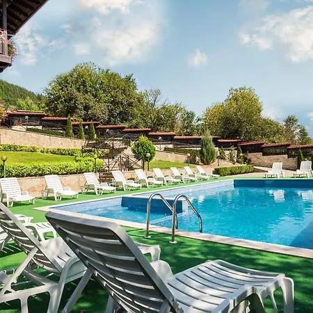Family Sunny Hills 3* Elena